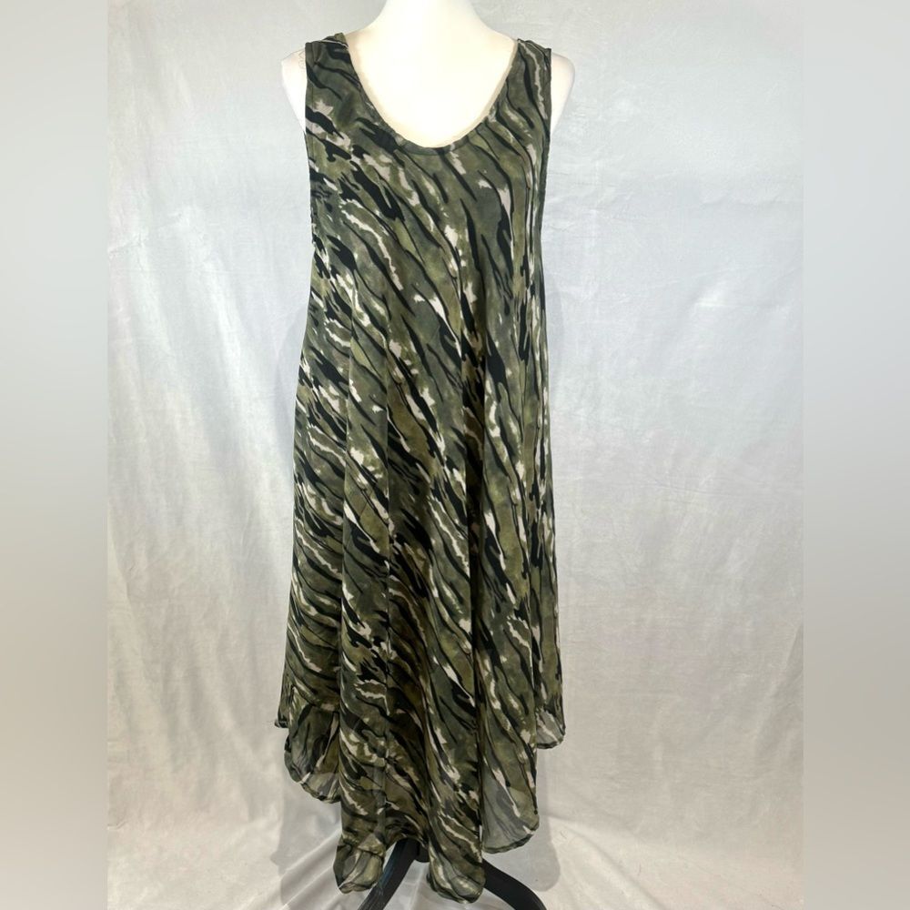 Ana & Kate army green black and white flowing midi dress